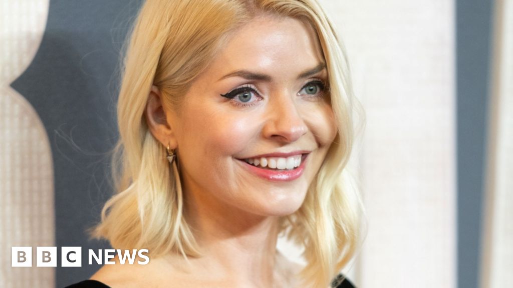 Holly Willoughby berbicara tentang waktu ‘sulit’ setelah plot penculikan