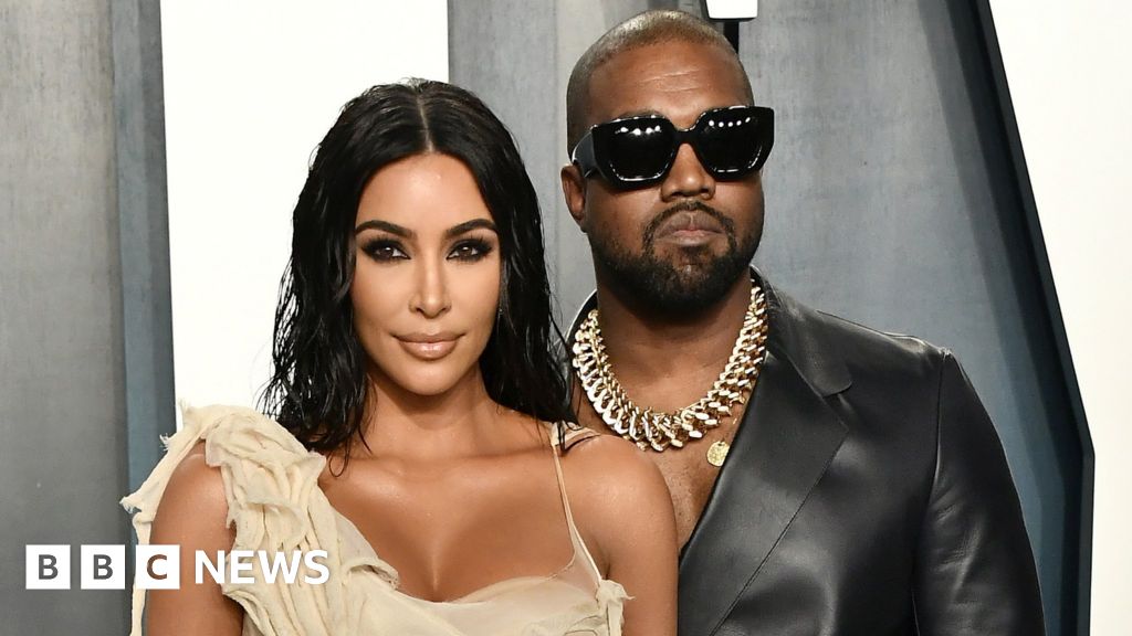 Kanye West Gives Kim Kardashian Birthday Hologram Of Dead Father Bbc News