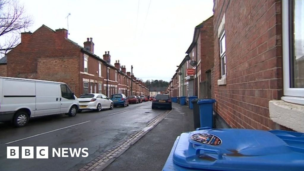Derby murder inquiry starts after injured woman dies - BBC News