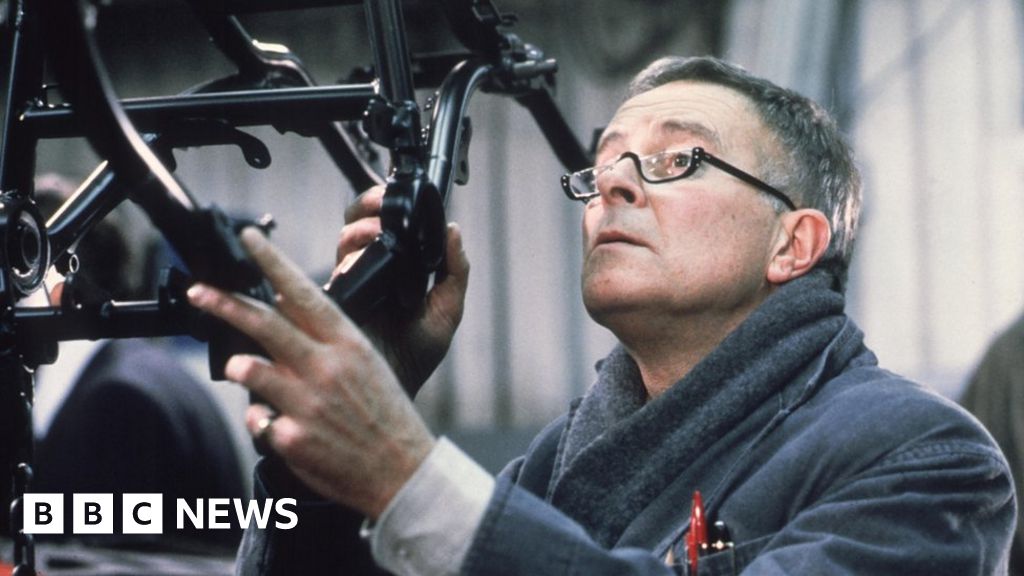 Alec Mccowen Stage Actor And Bond S Other Q Dies At 91 Bbc News