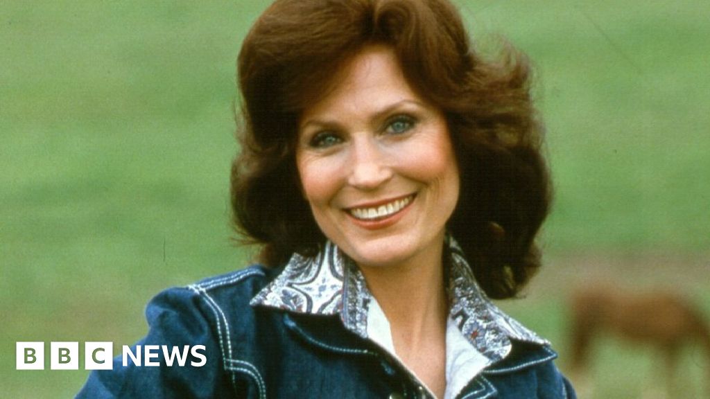 Country music queen Loretta Lynn dies aged 90