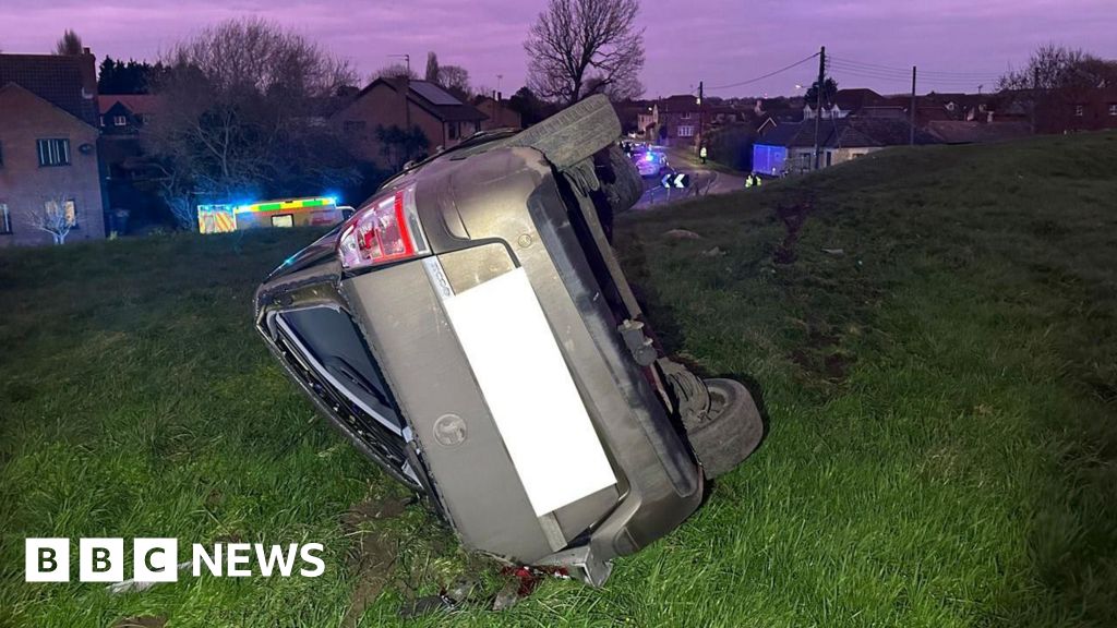 Two injured in Guyhirn riverbank crash BBC News