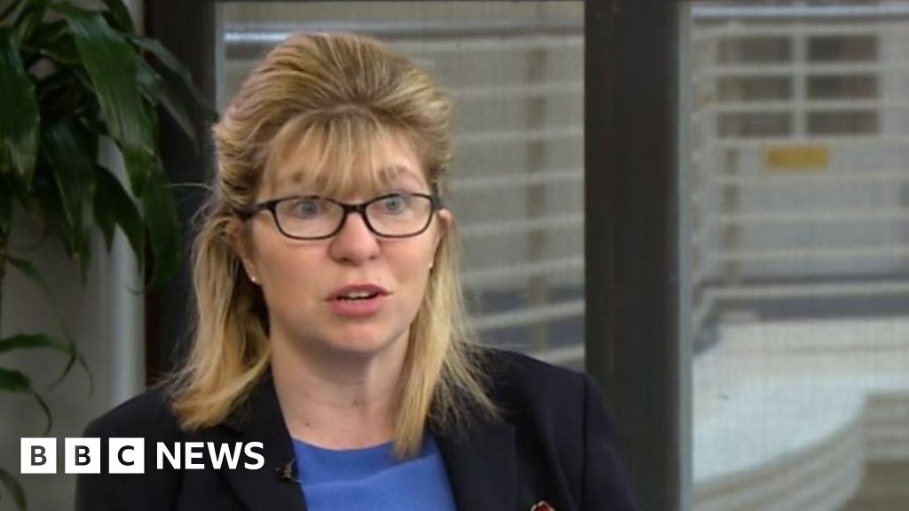 Coronavirus Lewes MP Maria Caulfield returns to nursing BBC News