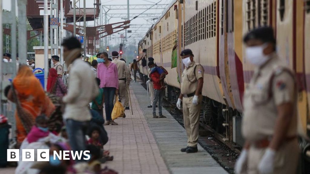 Indian migrant deaths: 16 sleeping workers run over by train - BBC News