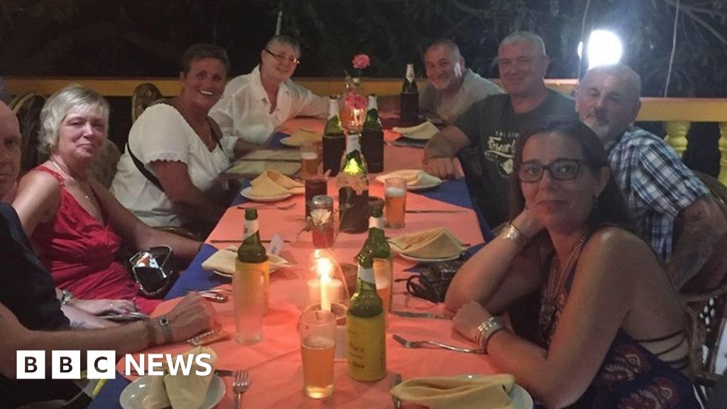 Coronavirus: Somerset family stranded in Goa lockdown - BBC News