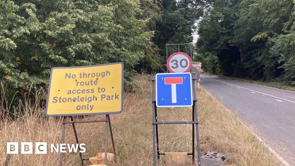 'Confusing' HS2 road signs impacting Stoneleigh business