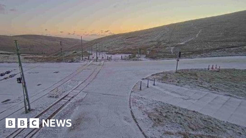 Snow and ice lead to Isle of Man travel disruption