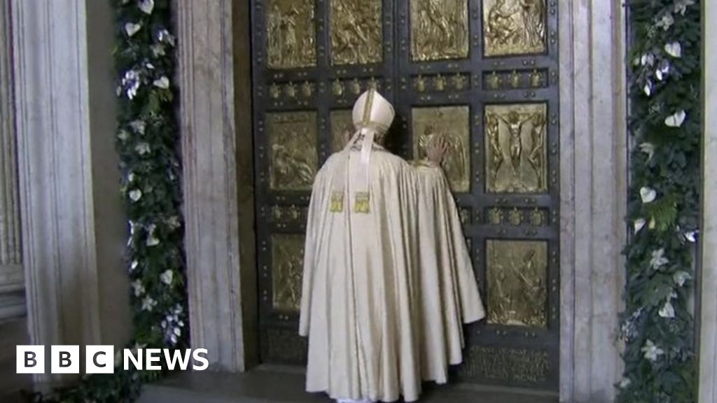 Pope Francis Opens Holy Door At Vatican For Jubilee Of Mercy - BBC News