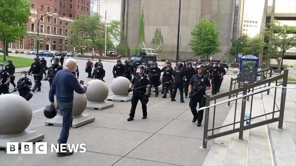 George Floyd Us Police Shove Protester To The Ground 6233