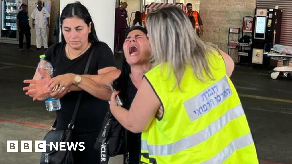 'Nobody could help us' - Shock and anger in Israel's Ashkelon