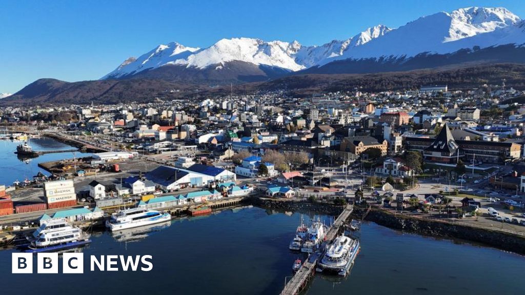 Tourist hotspot at 'end of the world' denies causing hantavirus outbreak