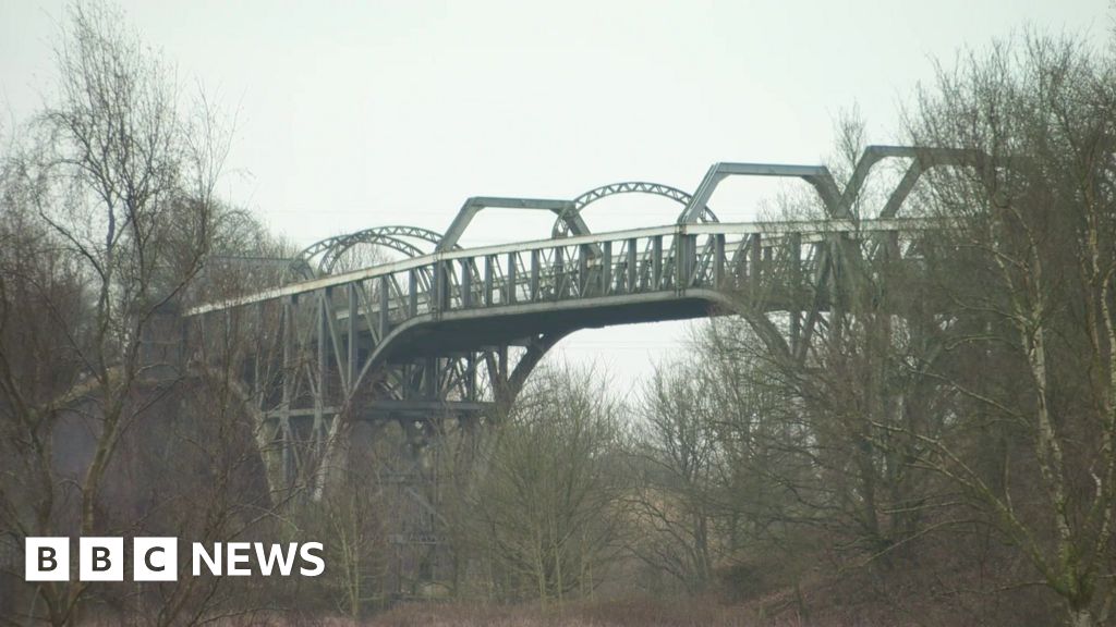 Warburton toll bridge’s local discount scheme labelled ‘unfair’ | Manchester News