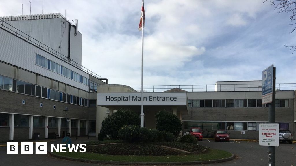 Guernsey maternity services meet 'excellent standards' BBC News