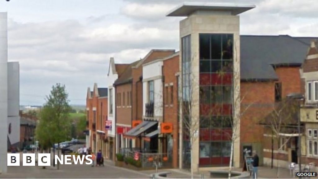 Didcot's Orchard Centre £50m expansion agreed BBC News