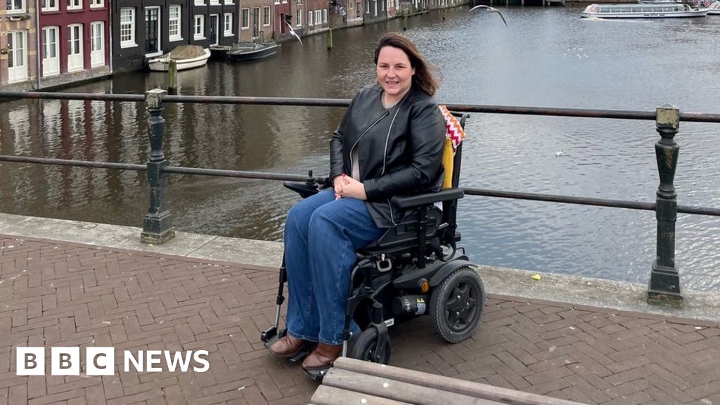 Disability activist felt ‘dehumanised’ after No 10 Downing Street ramp failure