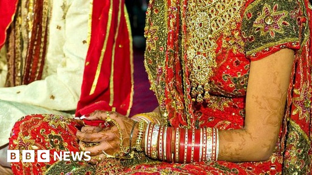 Interfaith Marriage Pew Survey Says Most Indians Oppose It Bbc News 3771