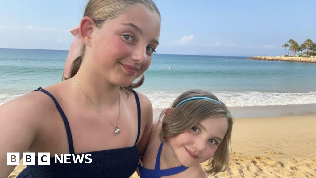 Redditch teenager donates hair after sister's chemotherapy