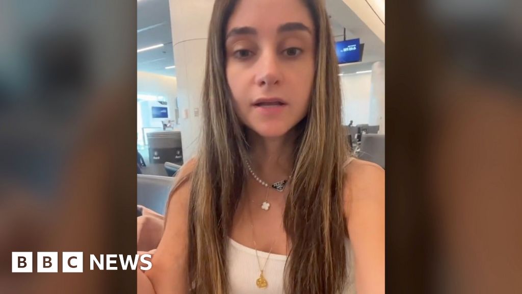 Women say they were ordered off flight for crop tops