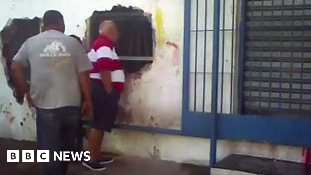 Venezuela Police Arrest 400 For Looting In Food Shortage Bbc News 0553