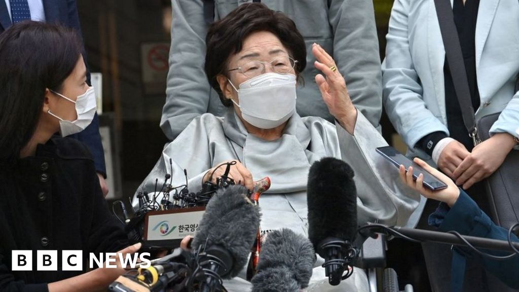 Japan ordered to compensate wartime 'comfort women'