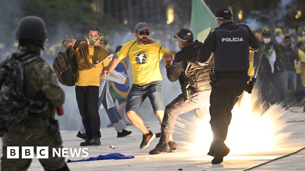 Brazil election: How the famous yellow football shirt has become  politicised - BBC Sport