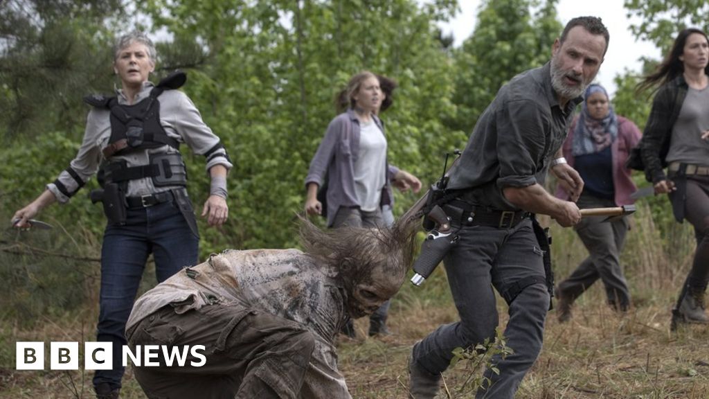 The Walking Dead Boss Teases Andrew Lincoln Rick Grimes Detail