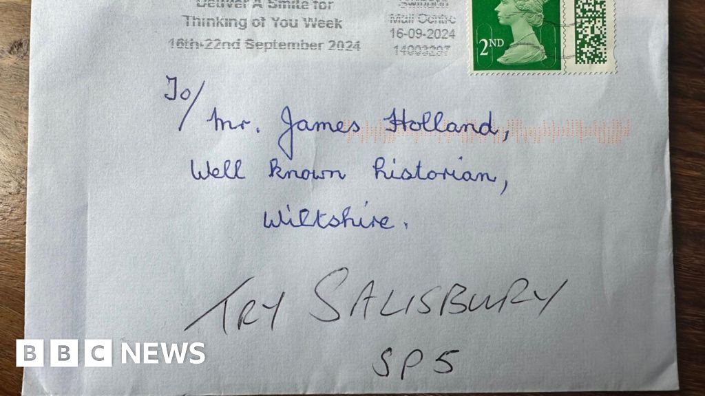 ‘Brilliant’ Royal Mail delivers letter with no address or postcode