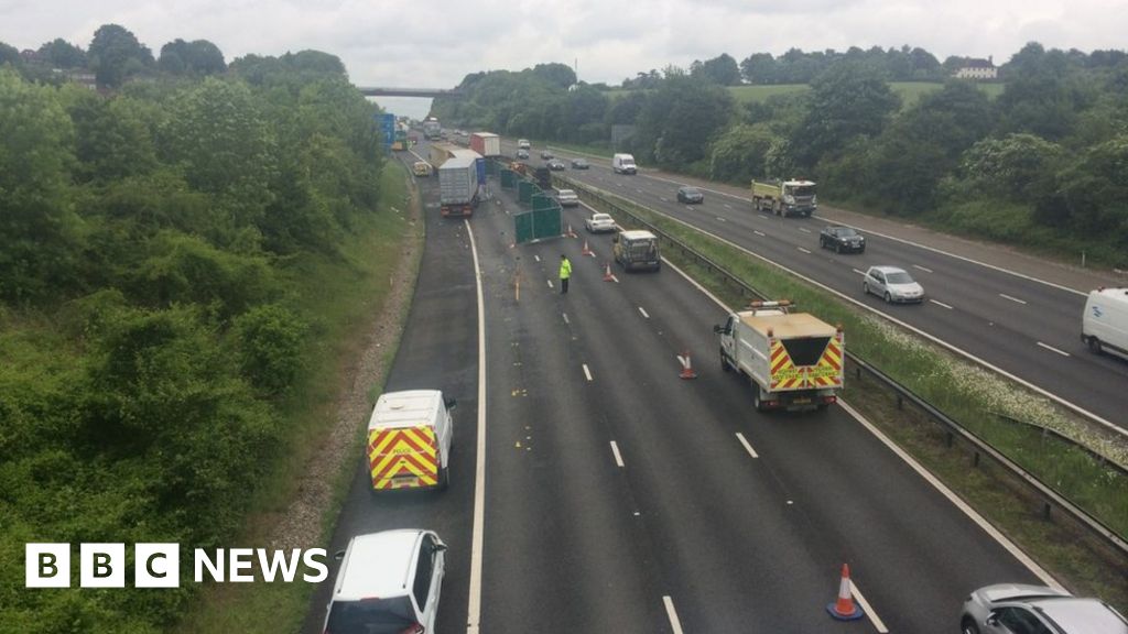 Two dead as lorries and car crash on M3 near Winchester BBC News
