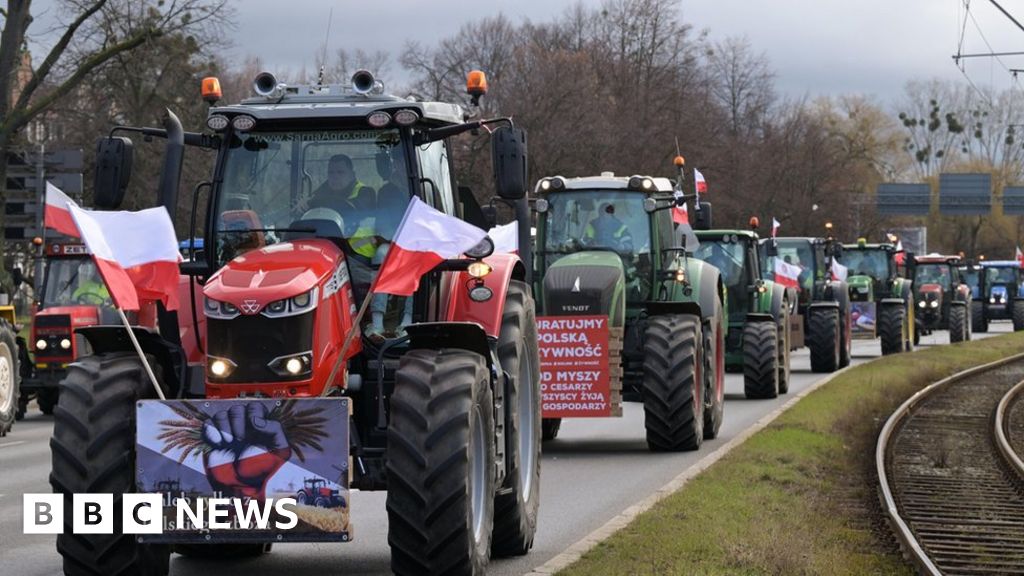 Полските фермери блокират границата с Украйна в реда за зърно