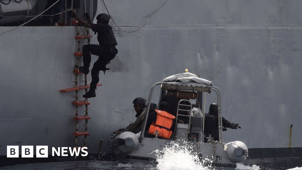 Turkish sailors kidnapped off coast of Nigeria are released, reports say