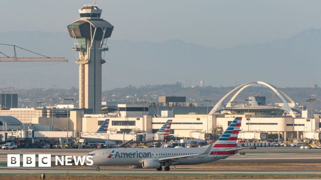 Guy With a Jetpack' AGAIN Flying Near LAX, Pilot Preparing to Land Reports