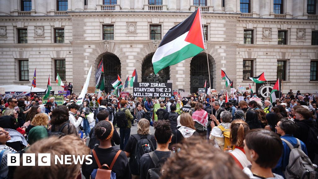 Foreign Office staff told to consider resigning if they disagree over Gaza