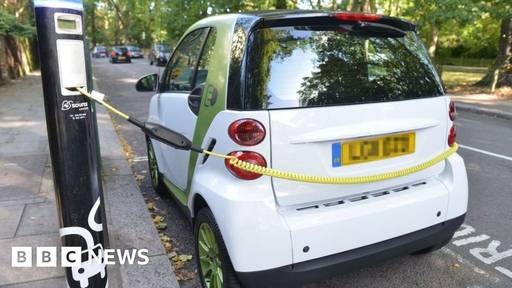 Electric cars set to get road priority in clean air zones