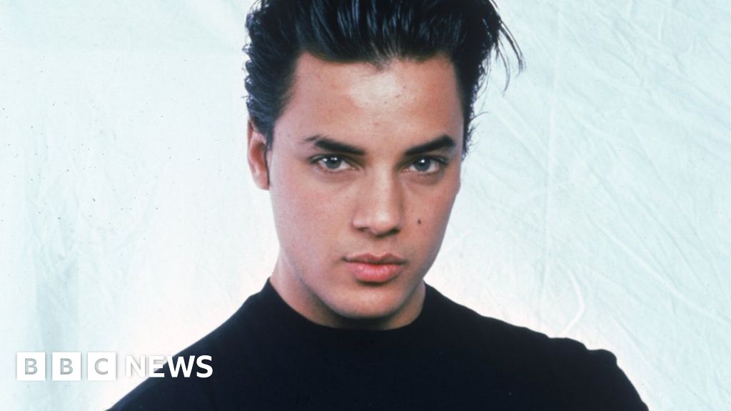 Nick Kamen: Model and singer dies aged 59