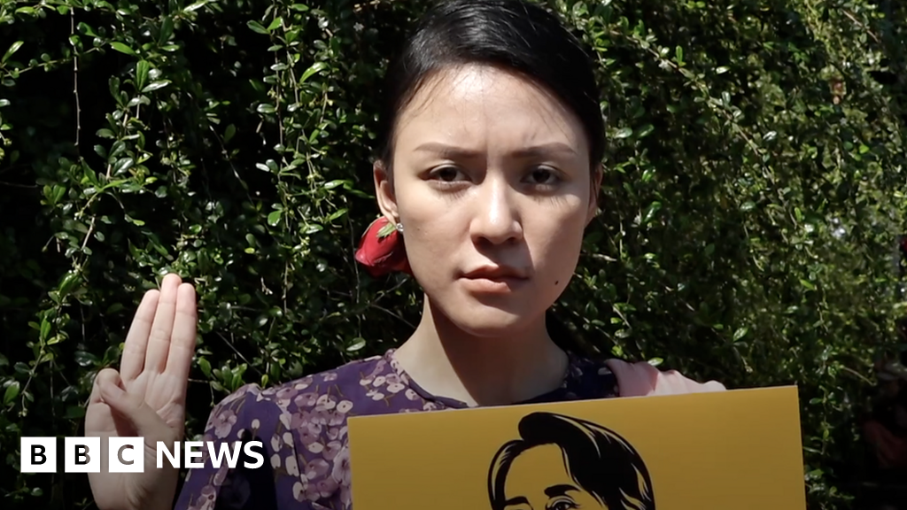 Hunger Games salute The symbol of protest against Asia’s military