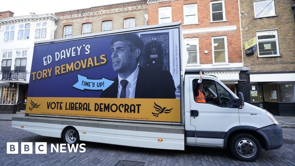 Lib Dem leader Ed Davey launches 'Tory Removal Service'
