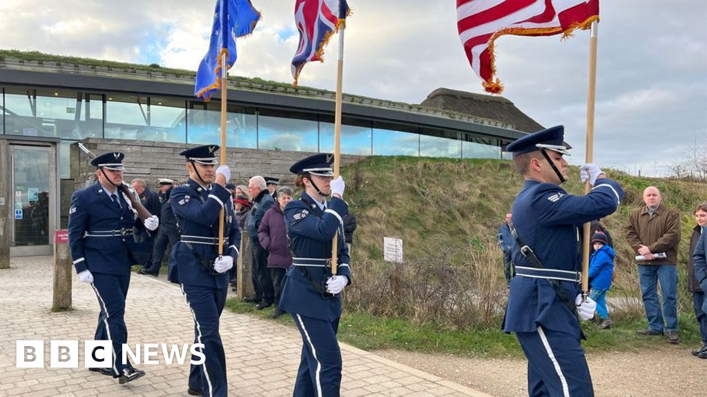Cley Marshes Helicopter Crash Victims Honoured At Ceremony Bbc News