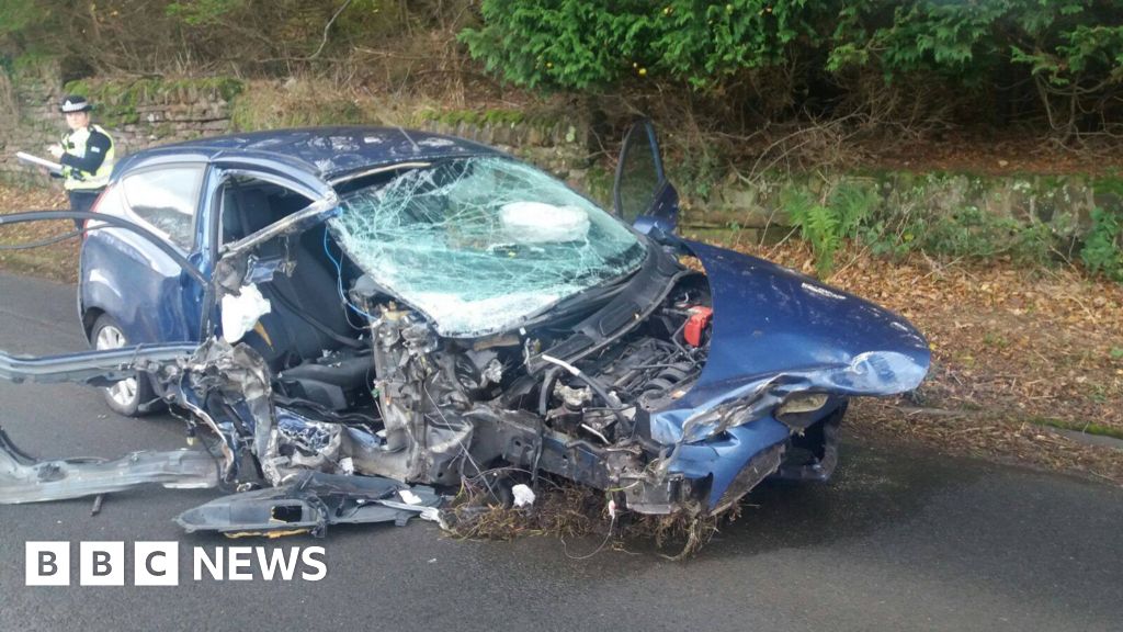 Driver survives Auldgirth timber lorry crash BBC News