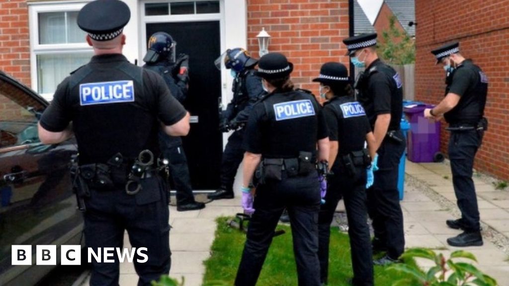 Merseyside Raids Drugs And £200k Seized As Five Arrested Bbc News 