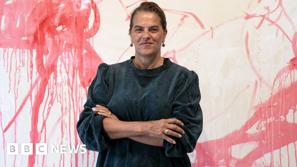 You are currently viewing Tracey Emin on becoming a lady and curing cancer