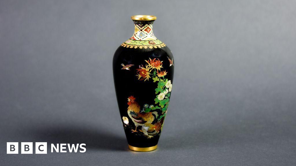 Tiny vase bought for £2.50 in Surrey expected to sell for £9,000