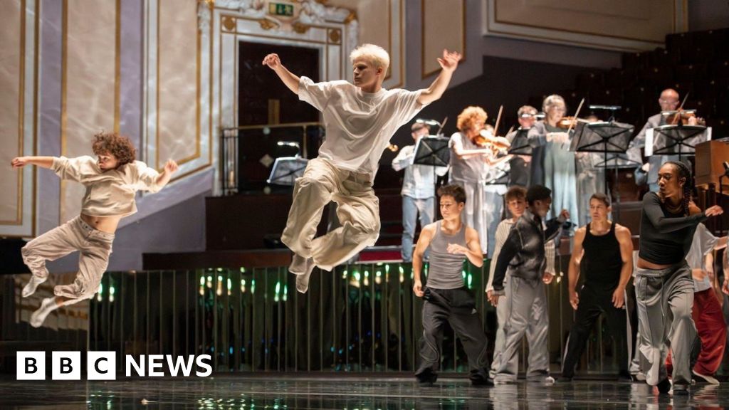 Musicians and pupils mix hip-hop with Baroque in pioneering partnership