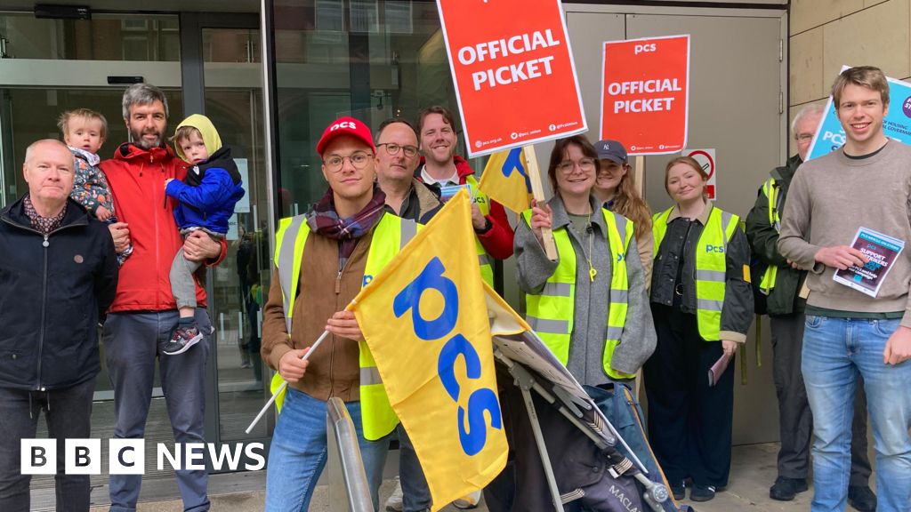 Civil servants strike over office closures