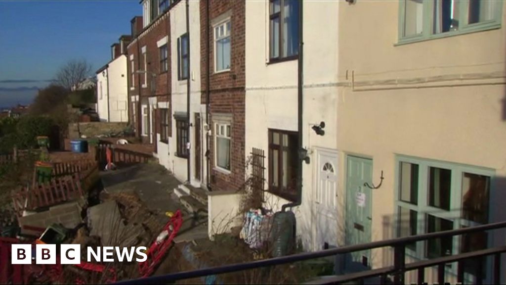 New homes planned for site of Whitby landslip - BBC News
