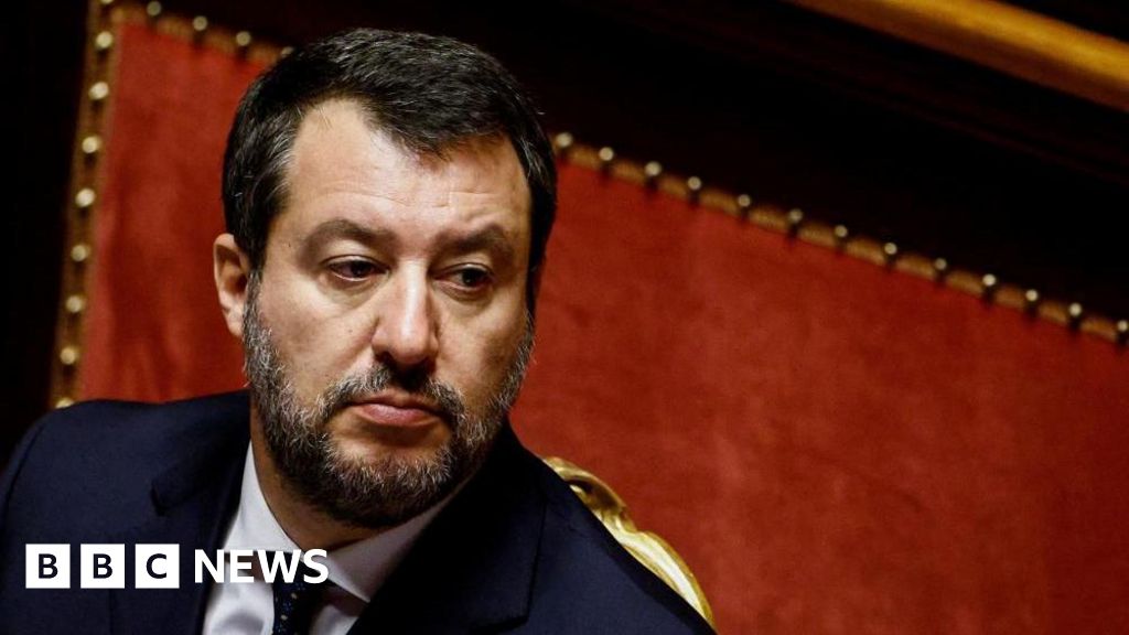 Matteo Salvini: il vicepremier italiano sotto processo per aver fermato un barcone di migranti