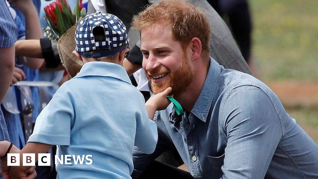 A right royal beard rub for Prince Harry