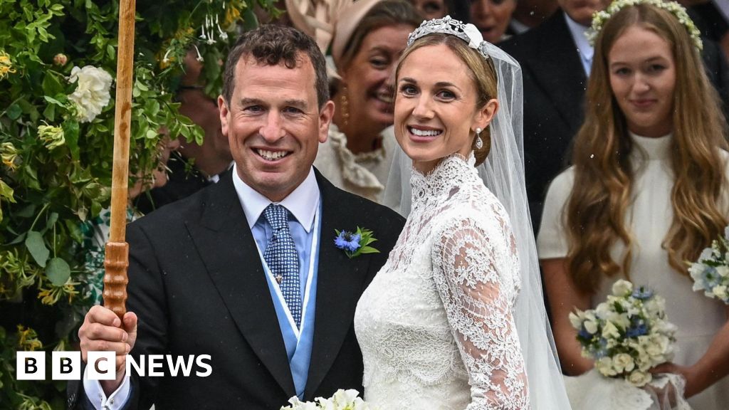 King's nephew Peter Phillips marries NHS nurse