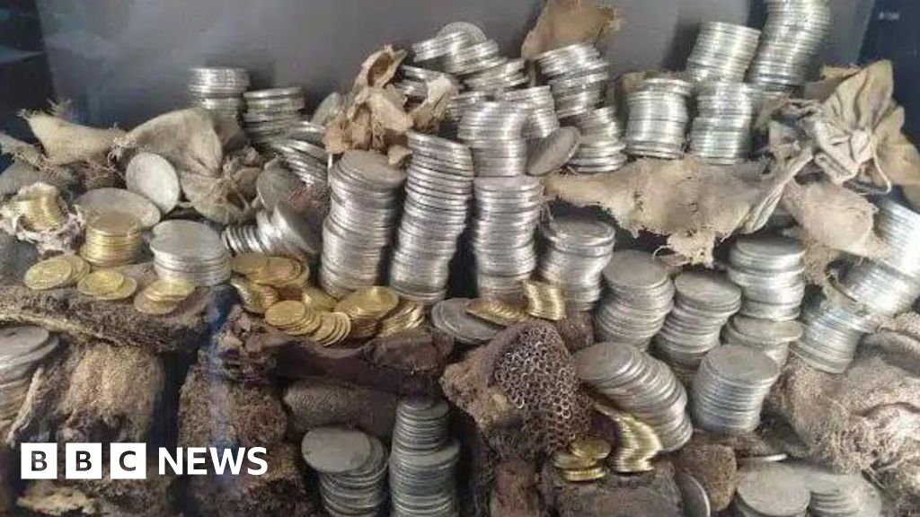 Another French museum robbery sees 2,000 gold and silver coins stolen