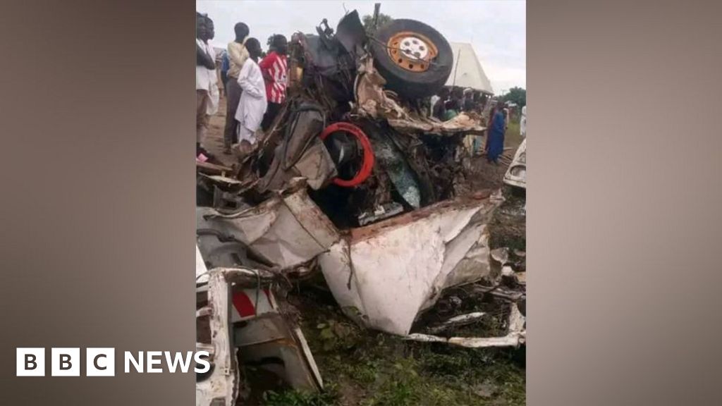 Dozens of Muslim worshippers killed in Nigeria crash