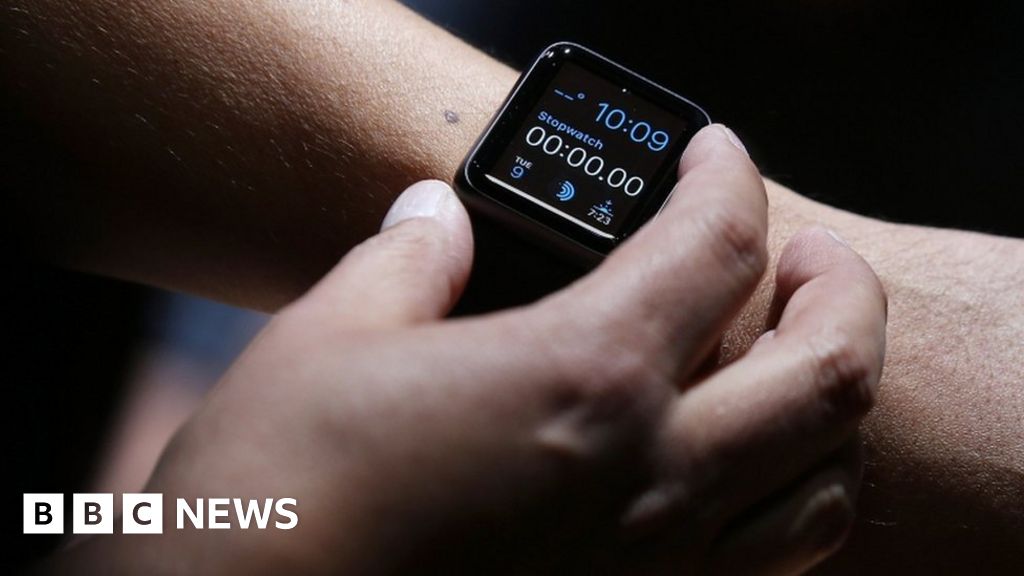 Apple Watch use at lights leads to fine for student - BBC News